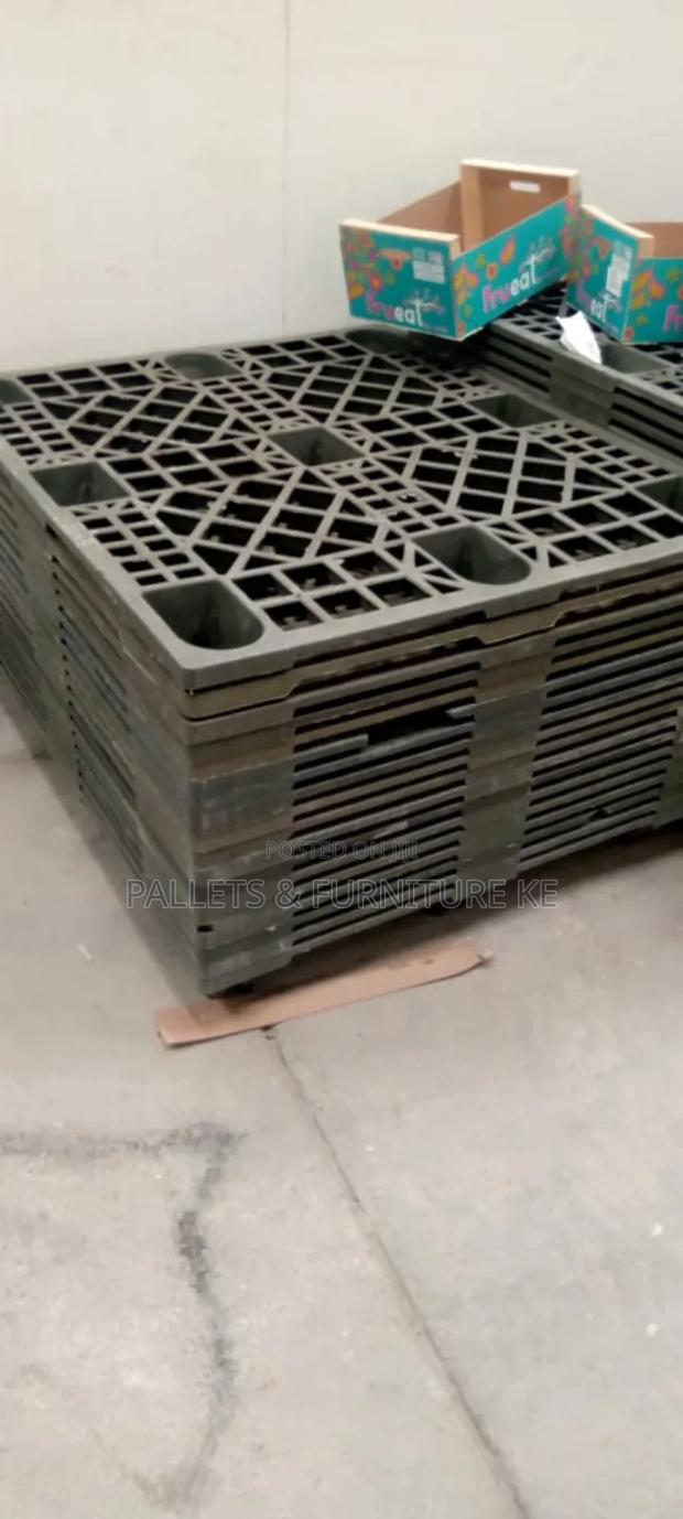 Nestable Heavy Duty Plastic Pallet - main view