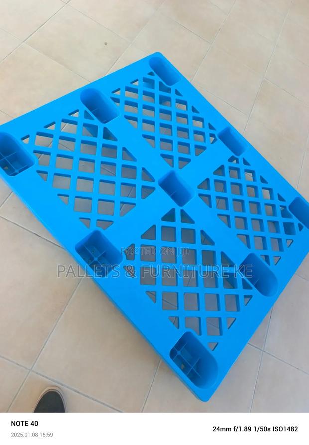 Flat Top Plastic Pallet - main view