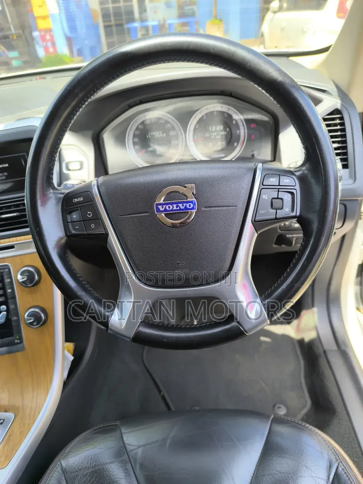 Volvo XC60 2012 Silver