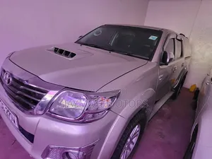 Toyota Hilux 2016 Silver