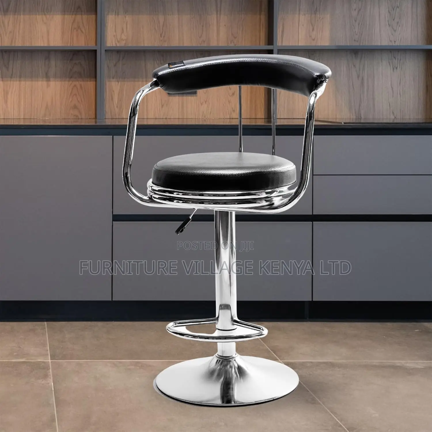 Adjustable High Curvy Barstool/Kitchen Chair in Black