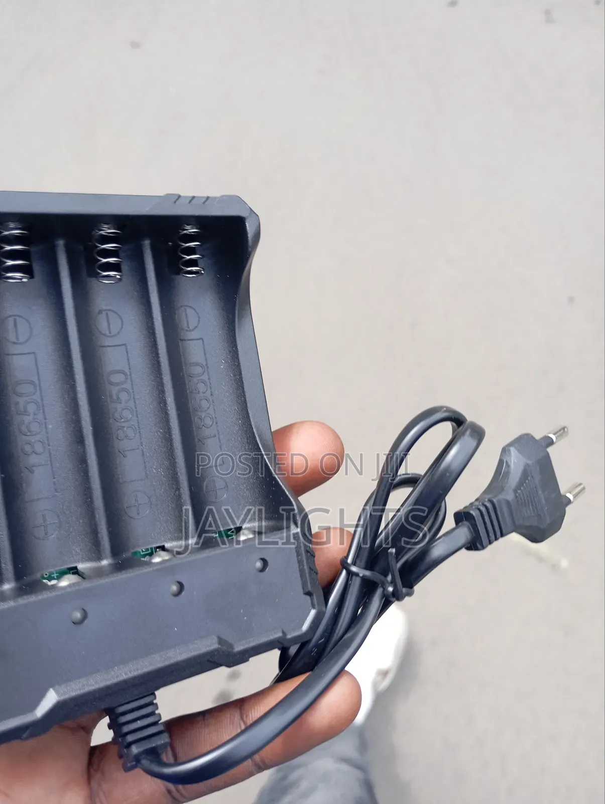 Battery Charger 4 Slot Charging Battery Socket FOR 18650