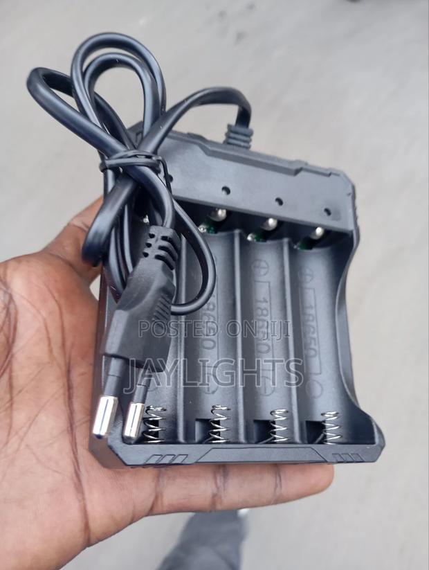4 Slot Lithium Battery Charger for Rechargeable 18650