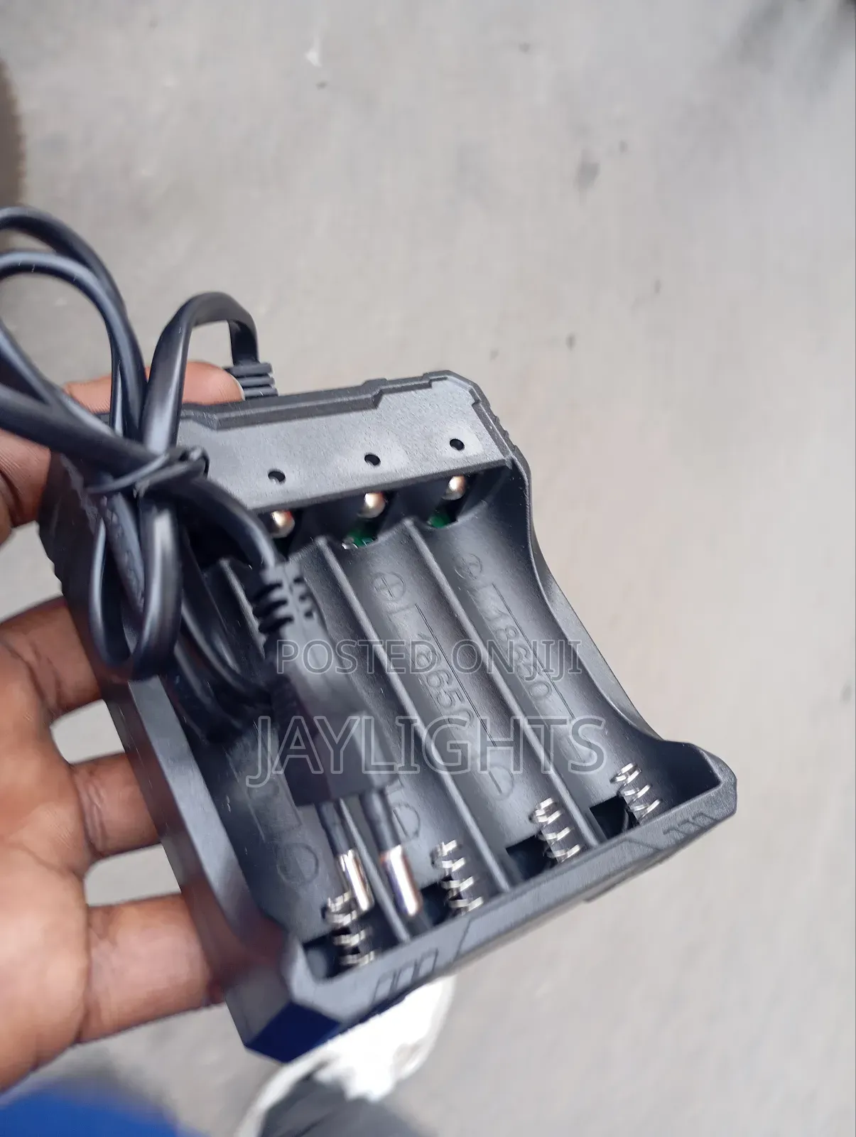 Battery Charger With 4 Slots for 18650
