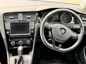Volkswagen Golf 2017 White