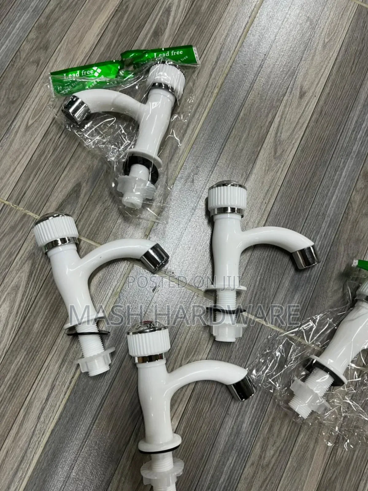 Divine Quality Plastic Pillar Taps