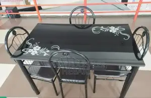 4 Sitter Dinning.Table