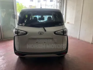 Toyota Sienta 2017 Pearl