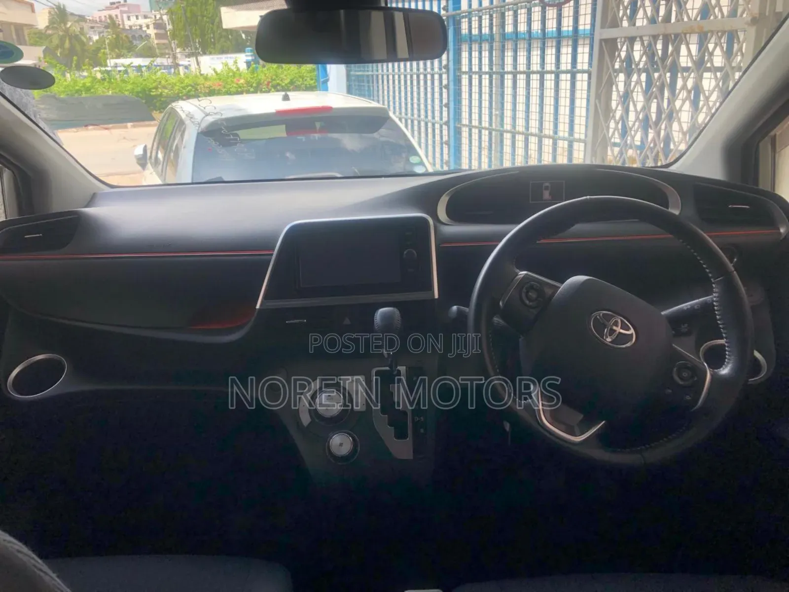 Toyota Sienta 2017 Pearl
