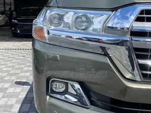 Toyota Land Cruiser 2017 Green