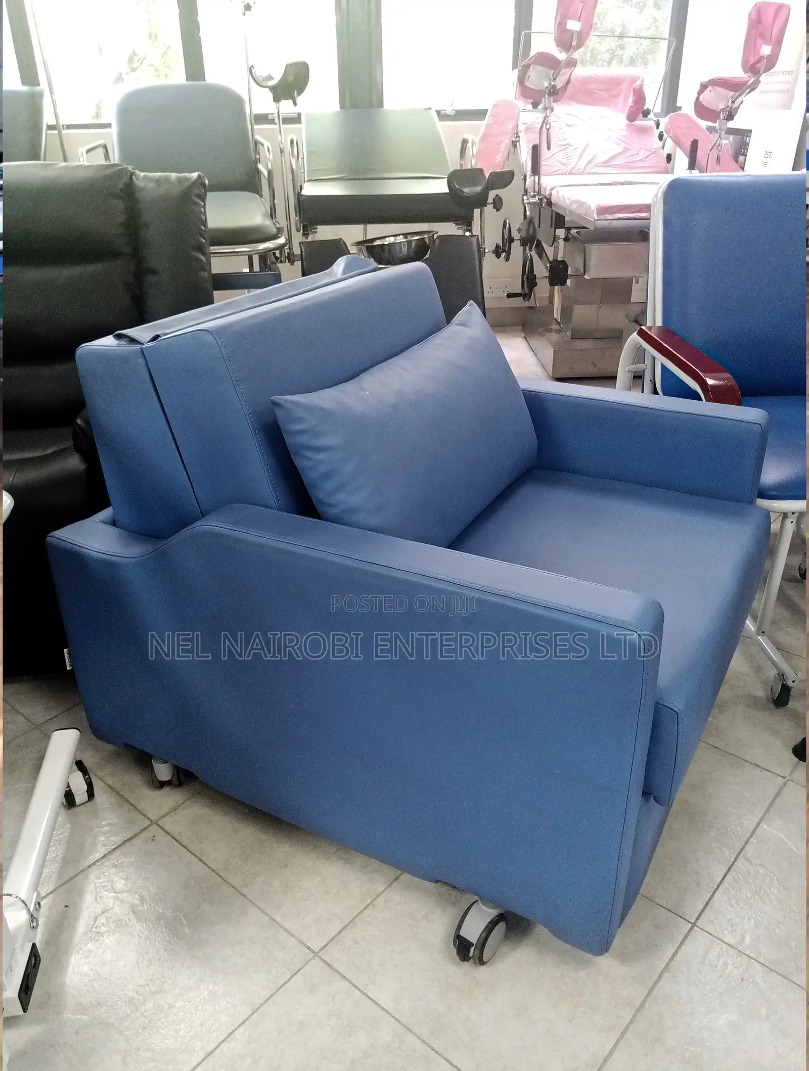 Foldable Accompaniment Chair