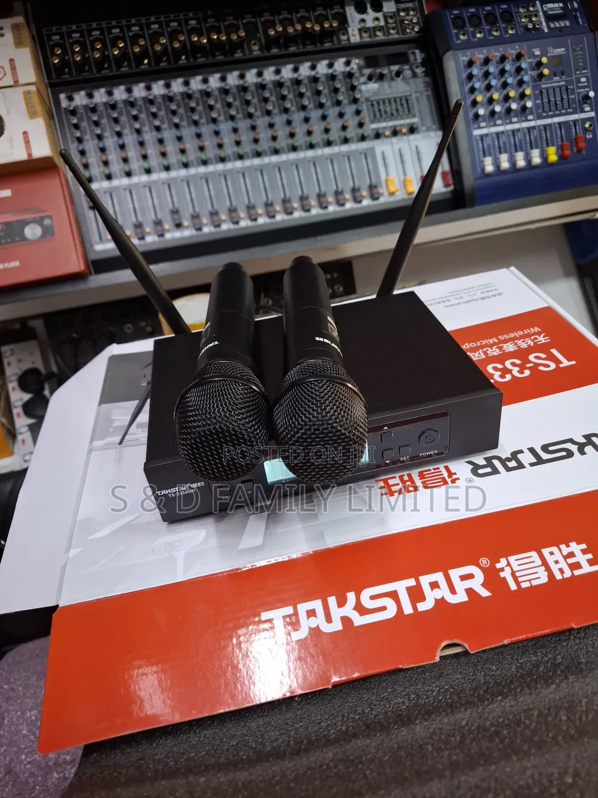 Takstar TS-3310UH Wireless Microphone