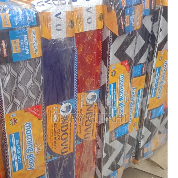 5*6medium Density Plain Mattress 10 Inches