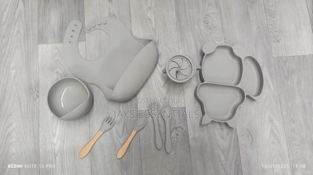 8pc Silicone Weaning Feeding Sets - thumbnail 2