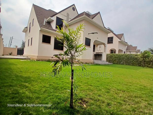 5bdrm Townhouse / Terrace in Syokimau, Gateway Mall Area for rent