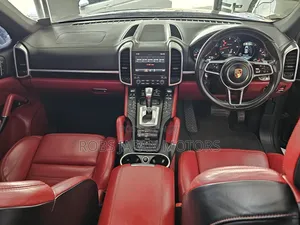 Porsche Cayenne Platinum Edition AWD 2018 Gray