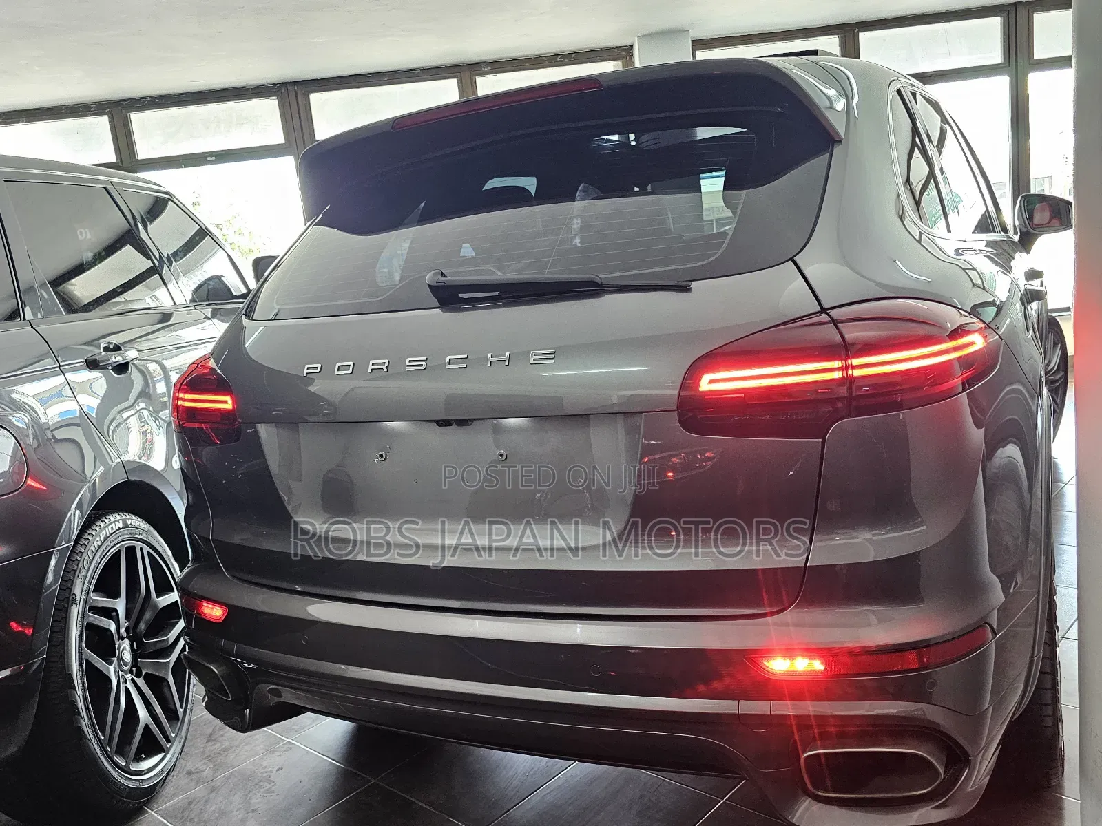 Porsche Cayenne Platinum Edition AWD 2018 Gray