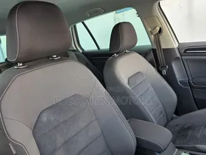 Volkswagen Golf TSI S 4-Door FWD 2017 Pearl