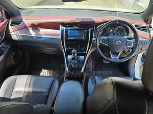 Toyota Harrier 2.0 4WD 2018 Pearl