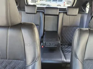 Toyota Harrier 2.0 4WD 2018 Pearl