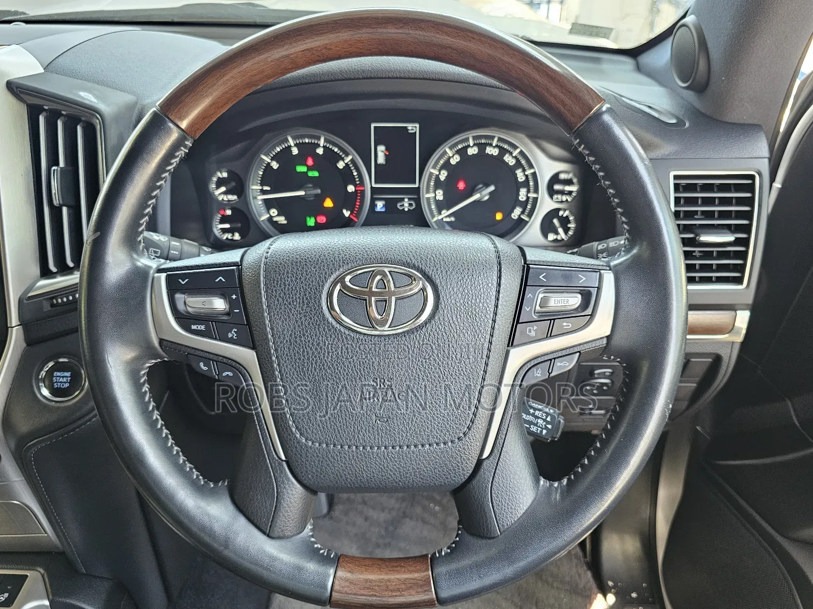 Toyota Land Cruiser 4.6 V8 ZX 2017 Silver