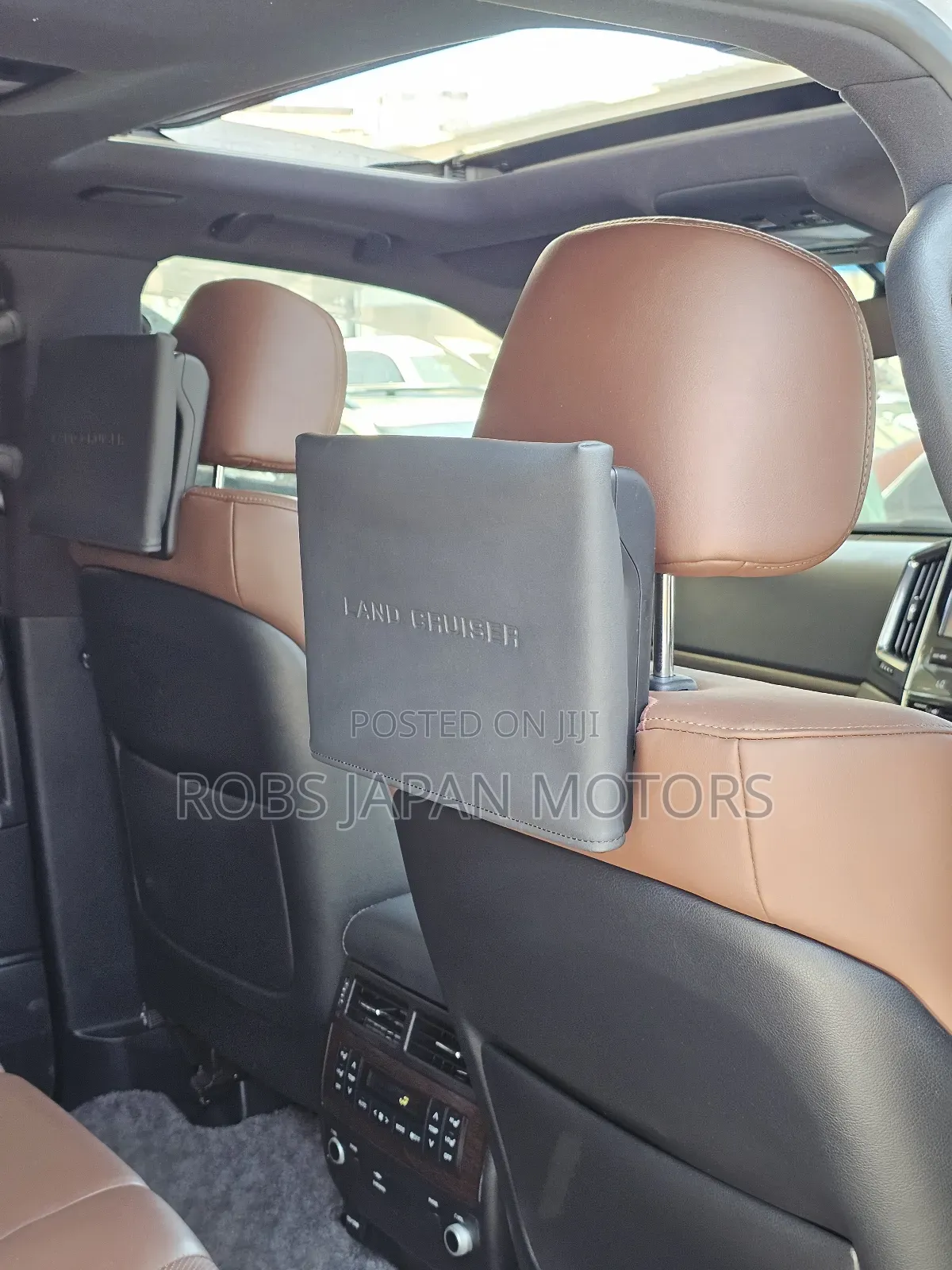 Toyota Land Cruiser 4.6 V8 ZX 2017 Silver