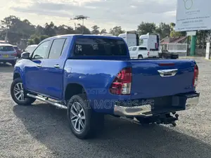 Toyota Hilux 2017 Blue