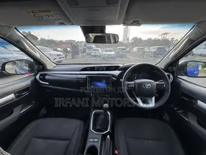 Toyota Hilux 2017 Blue