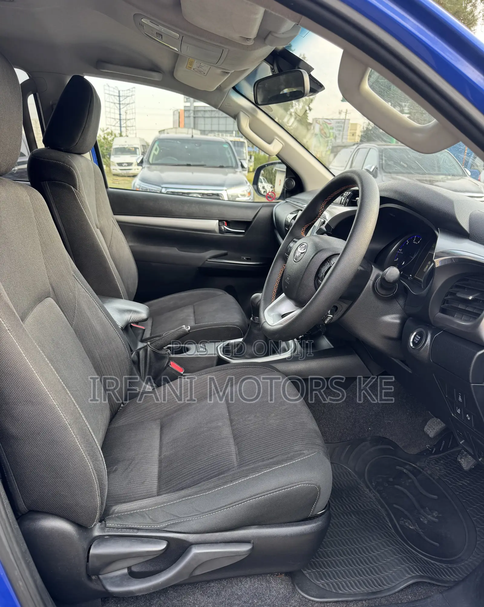 Toyota Hilux 2017 Blue