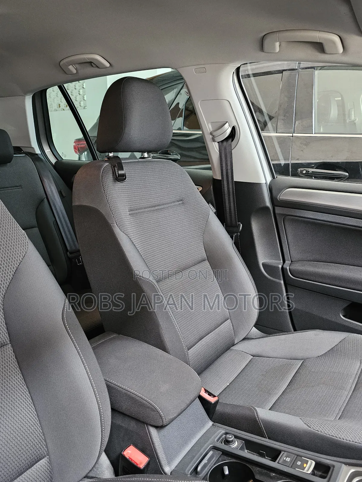 Volkswagen Golf 2017 Gold