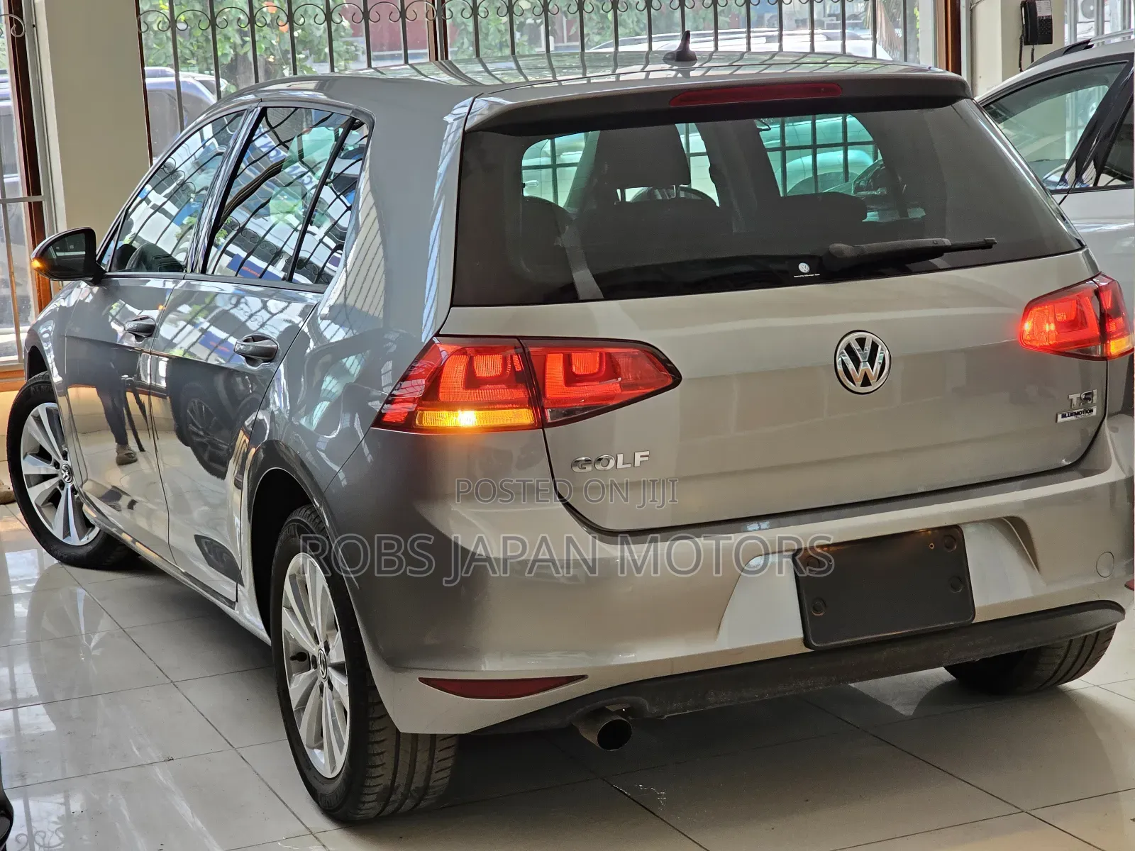 Volkswagen Golf 2017 Gold
