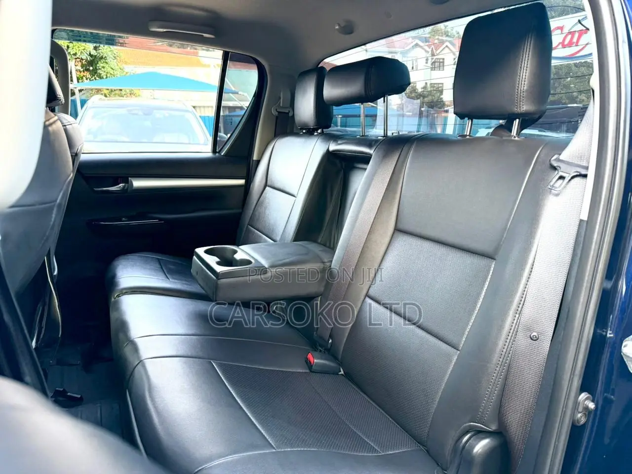 Toyota Hilux 2.4 Diesel 2020 Blue