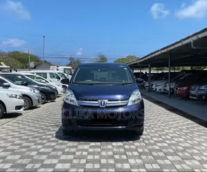 Toyota ISIS 1.8 L 4WD 2016 Blue