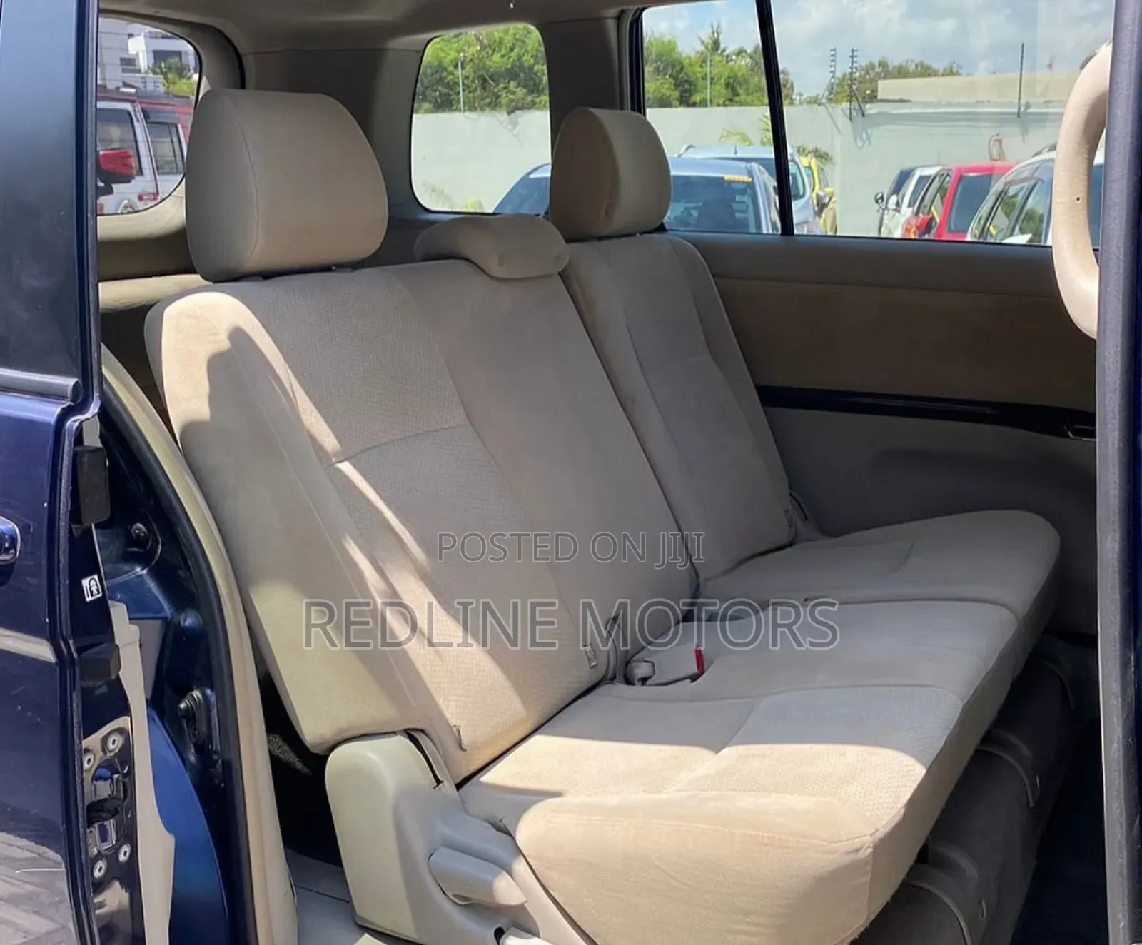 Toyota ISIS 1.8 L 4WD 2016 Blue