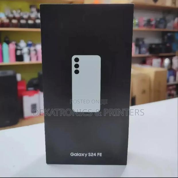 New Samsung Galaxy S24 FE 256 GB - main view