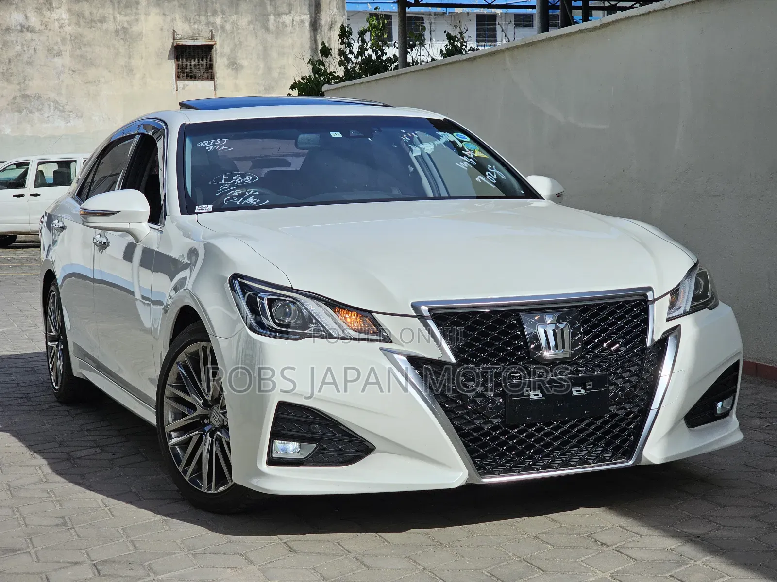 Toyota Crown 2017 Pearl