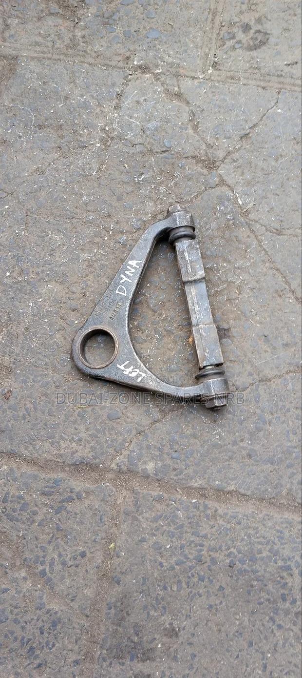 Upper Control Arms Dyna,Toyoace. - thumbnail 3