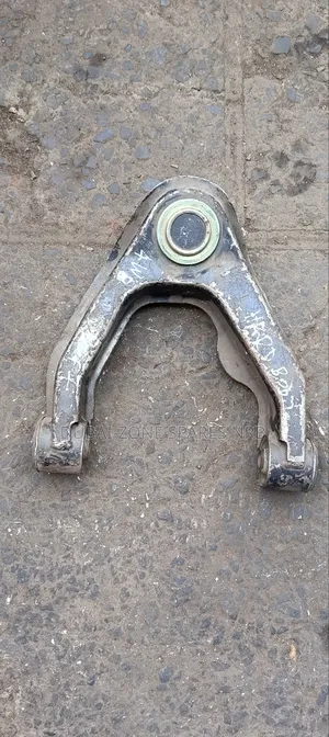 Upper Control Arms Nissan Hardbody 2 4wd.