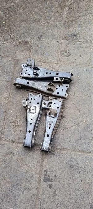 Lower Control Arms 3L,5L,7L Hiace Shark.