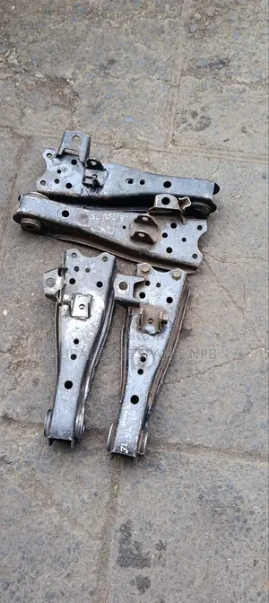 Lower Control Arms 3L,5L,7L Hiace Shark.