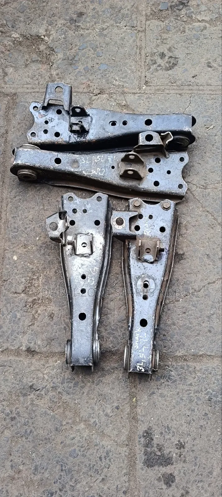 Lower Control Arms 3L,5L,7L Hiace Shark.