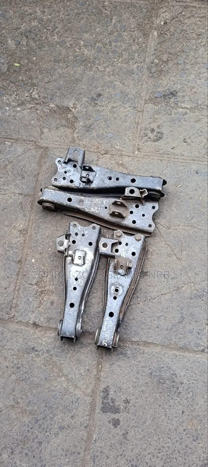 Lower Control Arms 3L,5L,7L Hiace Shark.