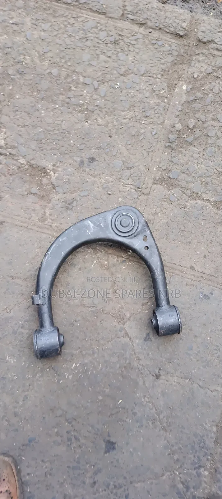 Upper Control Arms V8 200-Series