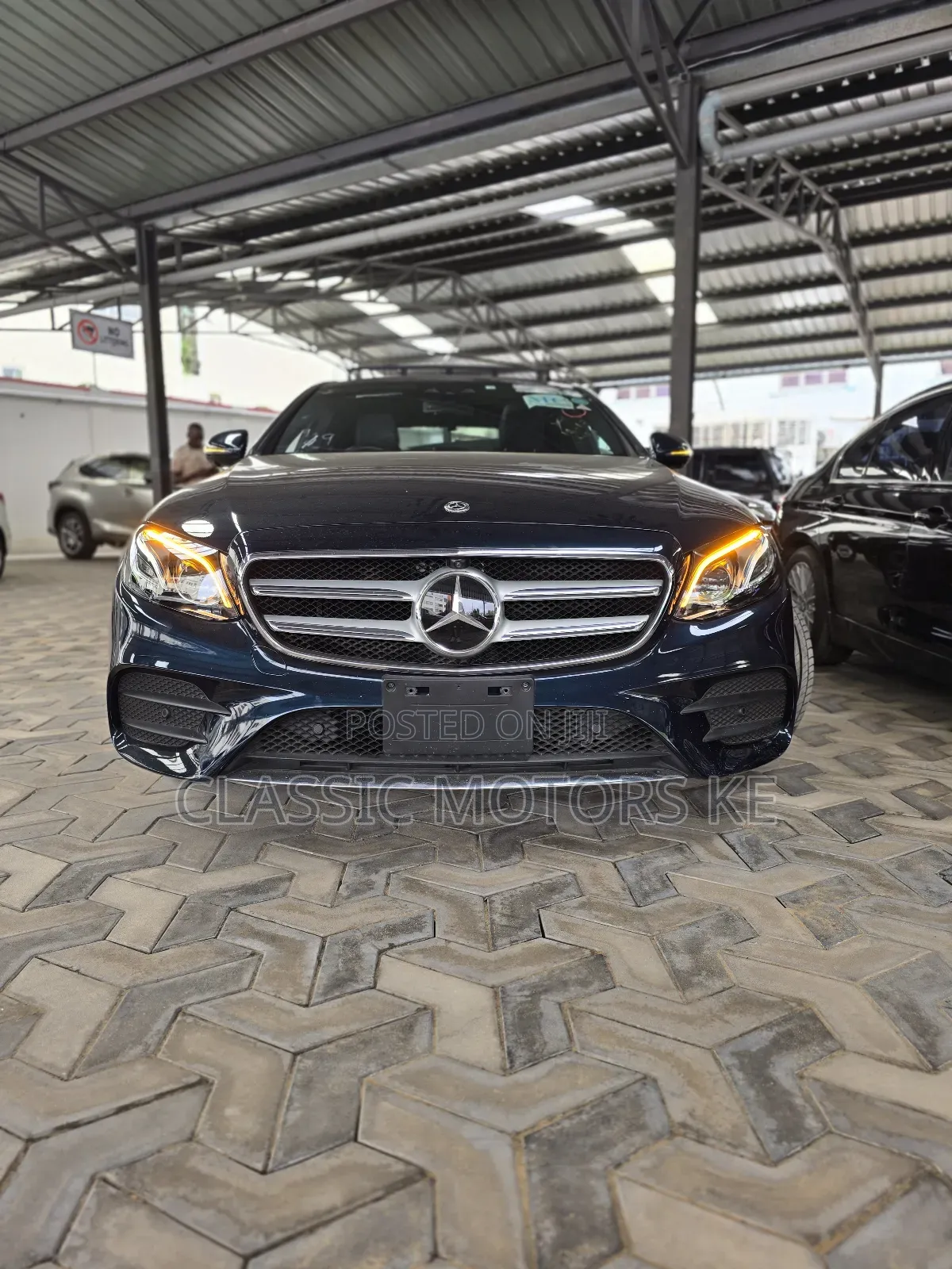 Mercedes-Benz E200 2018 Blue