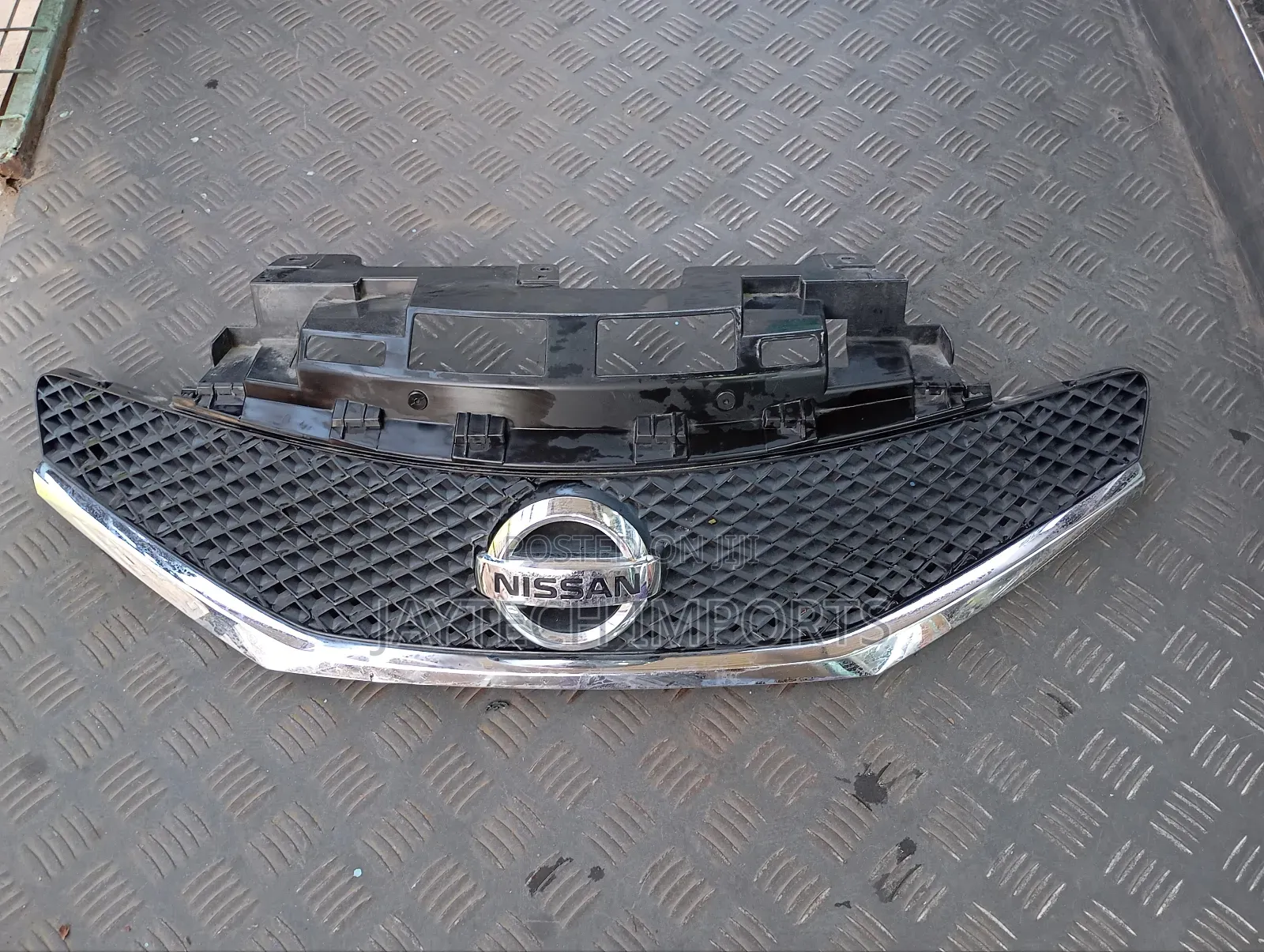 Nissan Note 2012 Grill