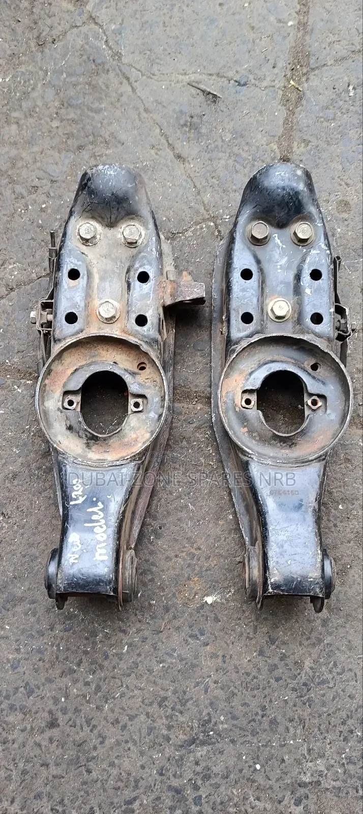 Lower Arms L200 2wd New Model.