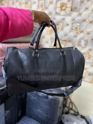 Black Leather Travelling Duffel Bag/Gym Bag