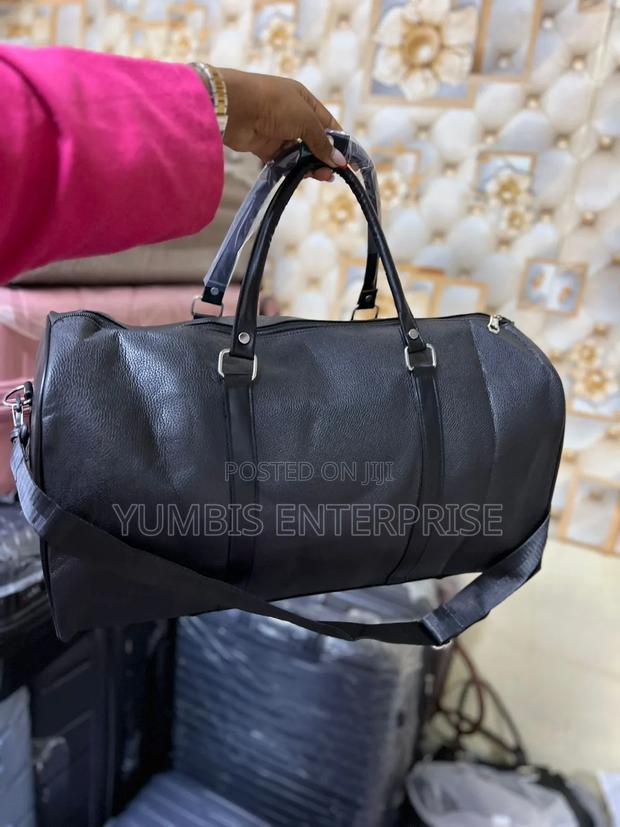 Black Leather Travelling Duffel Bag/Gym Bag