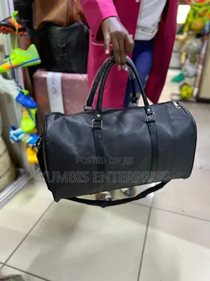 Quality Pu Leather Medium Size Traveling Bags/Gym Bags