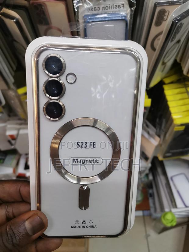 Galaxy S23 Fe Case With Magsafe Electroplated With Gold - main view